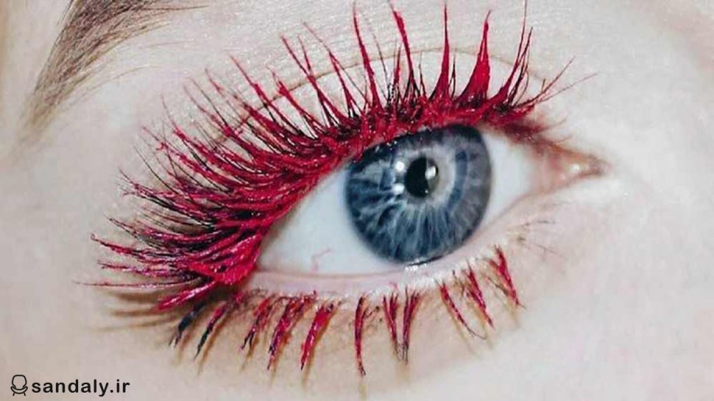 red-color-mascara